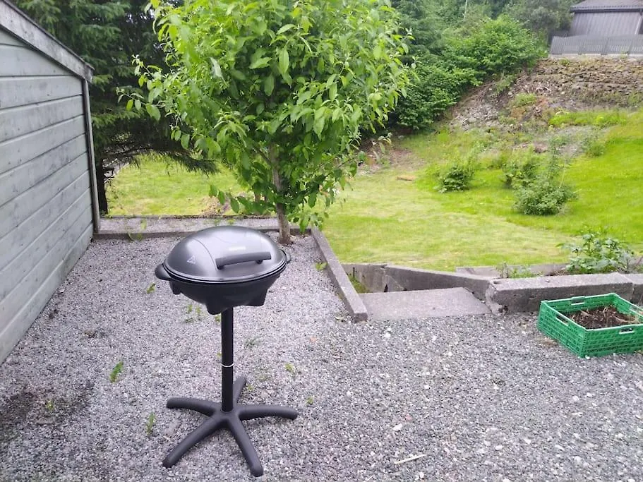 Kjellerleilighet I Fana Til Leie-Med Gratis Parkering Og Mange Kollektiv Reisemuligheter Bergen