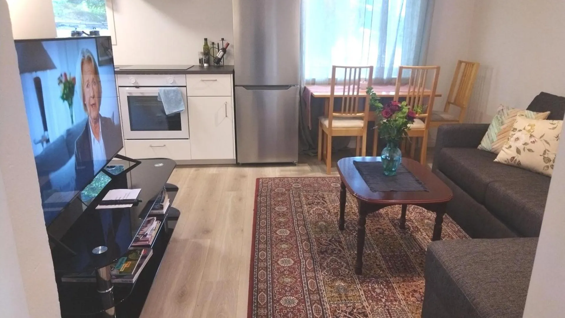 Lägenhet Kjellerleilighet I Fana Til Leie-Med Gratis Parkering Og Mange Kollektiv Reisemuligheter Bergen Norge